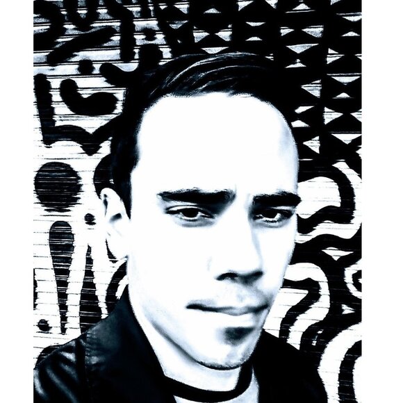 Meet your Posher, Madison - Picture 1 of 1